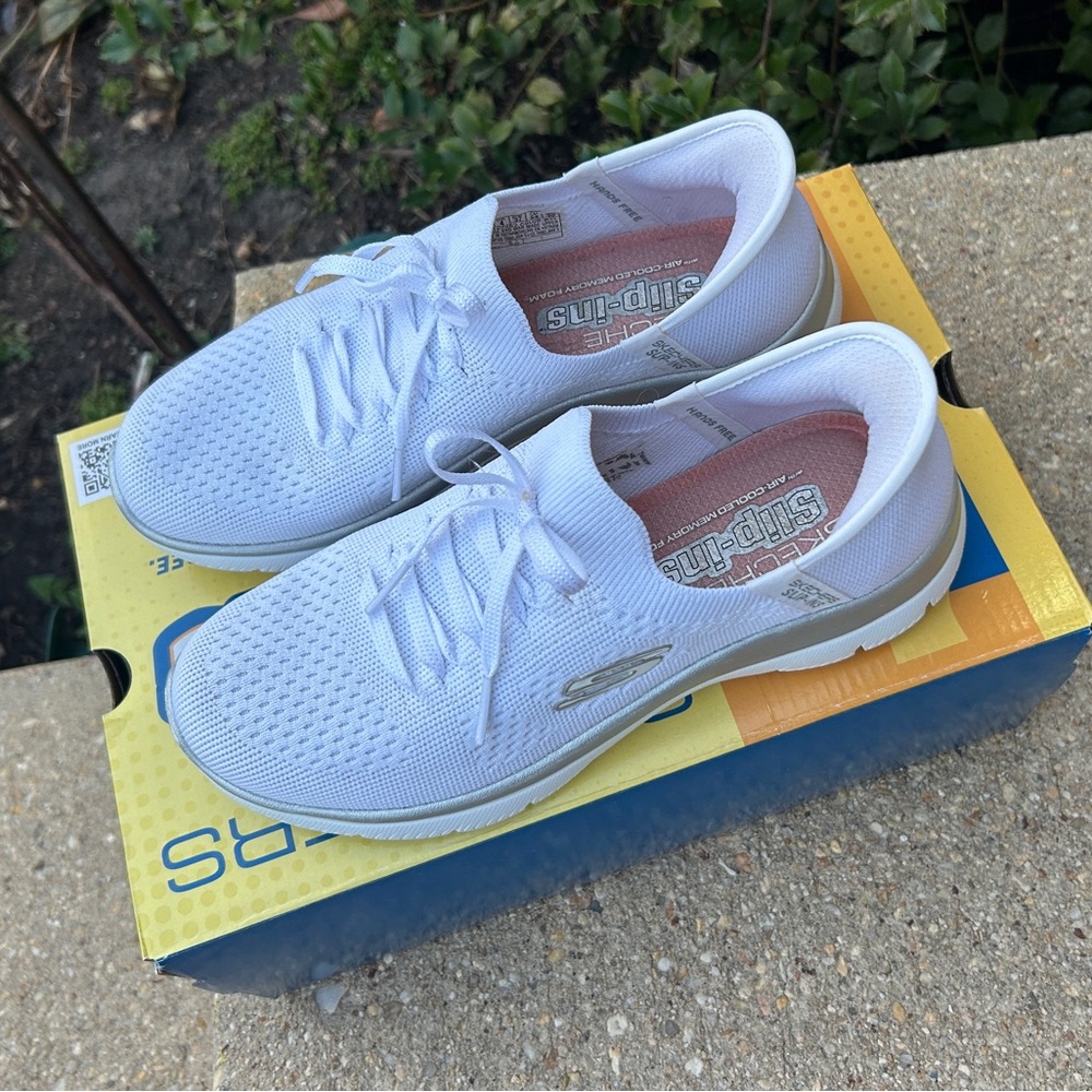 Skechers Women’s White w/Silver accents Hands-Free Slip-Ins